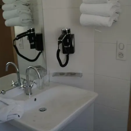 מלון Du Rhone 3*