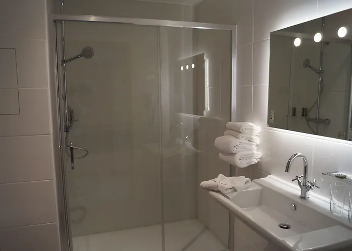 Du Rhone Hotell 3*