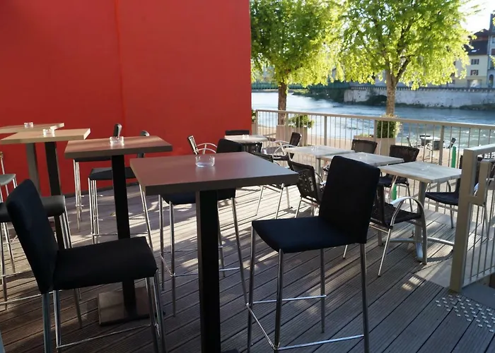 Du Rhone Hotell