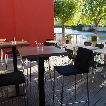 Du Rhone Hotel